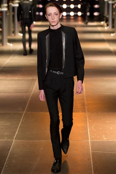 Look 11